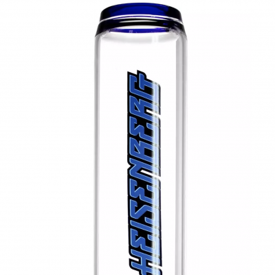 Garrafa de vidro transparente com tampa azul e texto vertical #DESEJONERGE