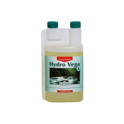 Garrafas plásticas com líquido e rótulo Hydro Vega Canna