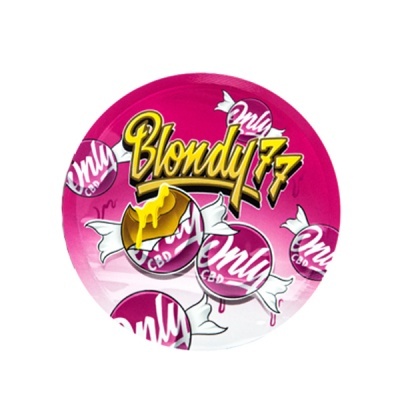 Embalagem redonda rosa e branca com texto Blondy 77 e imagens de caramelos Only CBD