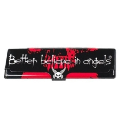 Estojo preto com caveira e texto Better believe in angels