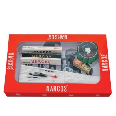 Conjunto de tabaco NARCOS em embalagem vermelha com vários itens para fumar.