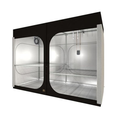 Tenda de cultivo interior preta com janelas transparentes e estrutura metálica