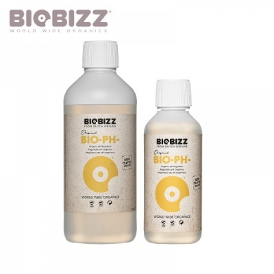 Duas garrafas plásticas BIOBIZZ BIO-PH+ com rótulos bege e amarelos