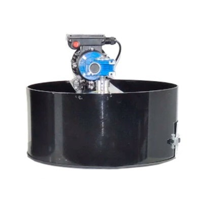Ventoinha industrial preta com motor azul em fundo branco