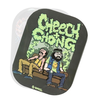 Tabuleiro metálico preto com desenho animado e texto Cheech Chong