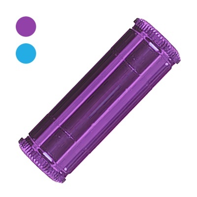 Rolo de massagem cilíndrico roxo com textura sobre fundo branco e círculos coloridos