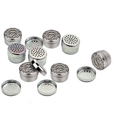 Trituradores metálicos prateados para ervas