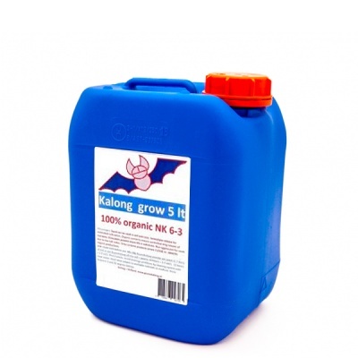 Recipiente azul de plástico com etiqueta Kalong grow 5 lt