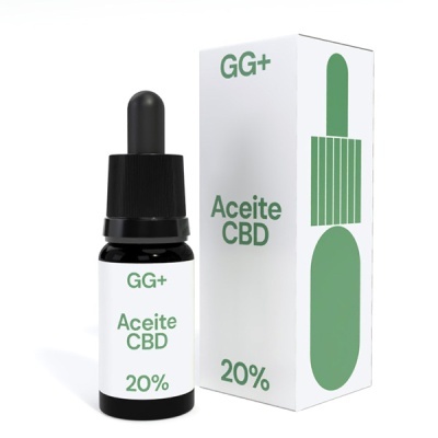 Frasco pequeno de vidro preto com conta-gotas e embalagem branca com texto GG+ Aceite CBD 20%.