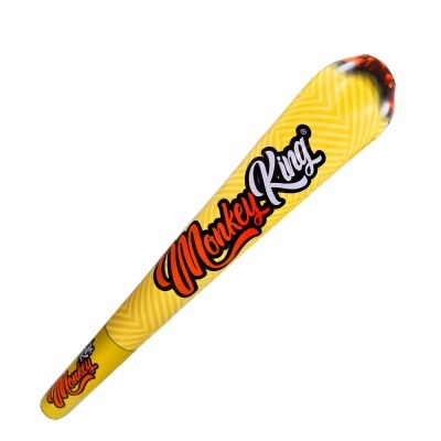 Taco de basebol amarelo com texto Monkey King e ponta queimada