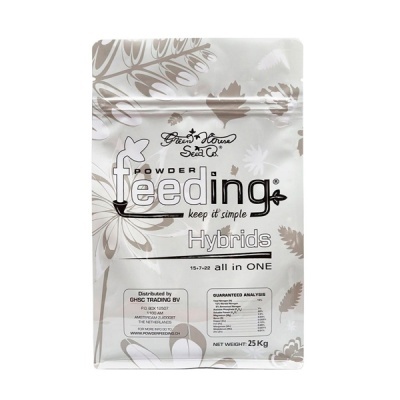 Embalagem branca com padrões florais cinza e texto do produto de alimentação para plantas Feeding Hybrids 25 Kg.