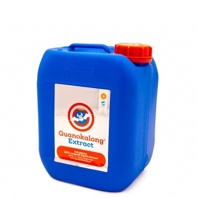 Recipiente azul com tampa vermelha e etiqueta Guanokalong Extract