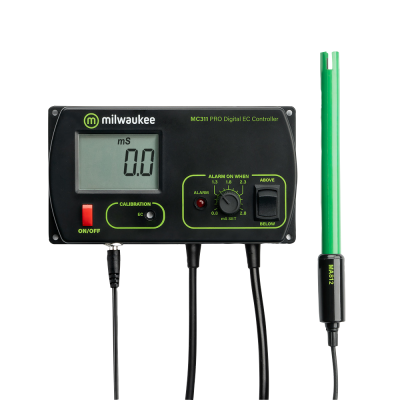 Controlador digital Milwaukee MC311 PRO para condutividade com display e sonda verde