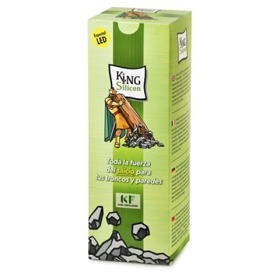 Embalagem verde KING Silicon com ilustração de guerreiro e pedras