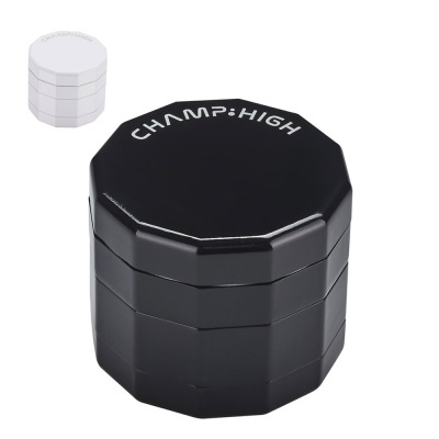 Dois moedores de plástico octogonais, um preto e um branco, com texto CHAMP:HIGH na tampa