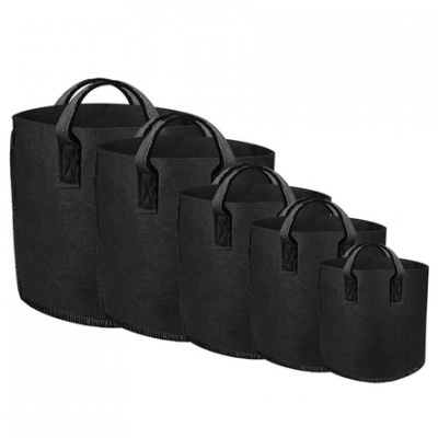 Conjunto de cestos pretos de tecido com alças em vários tamanhos