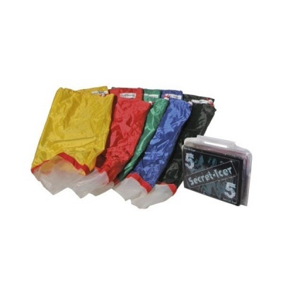Sacos coloridos em nylon com bocais transparentes junto com caixa plástica etiquetada