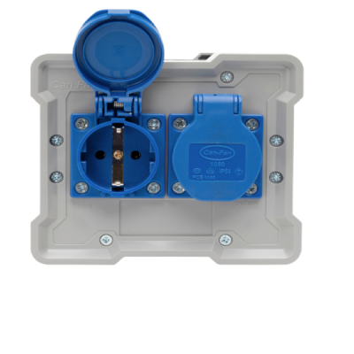Tomada industrial dupla azul com tampa numa base cinzenta