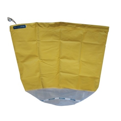 Saco amarelo de tecido com cordão e etiqueta ICE-O-LATOR
