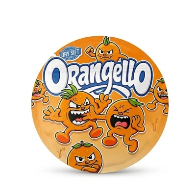 Embalagem redonda laranja com texto Orangello e ilustrações de laranjas animadas