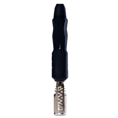caneta preta com apontador metálico e gravura DYNAVAP