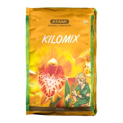 Saco de substrato ATAMI KILOMIX 50L amarelo com flor e ilustração de pessoa a cuidar de plantas