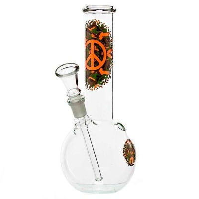 Bong de vidro com símbolo da paz laranja e padrão camuflado