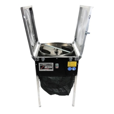 Máquina de corte ou aparar folhas MULTITRIMMER MEDIUM preta e prata com tampa aberta