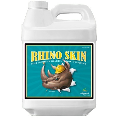 Frasco branco de plástico com rótulo azul e texto RHINO SKIN