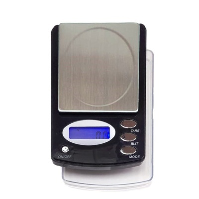 Balança digital de cozinha com plataforma de metal e visor digital