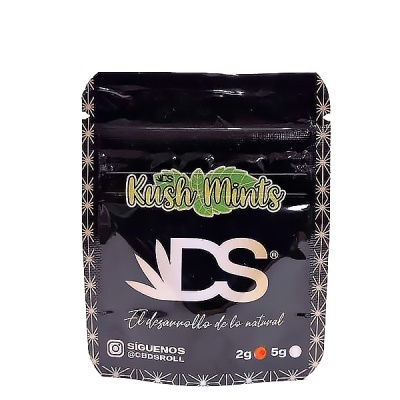 Embalagem preta de produto Kush Mints DS com textos e gráficos verdes e brancos