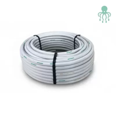 Tubo flexível branco em espiral com texto verde NETADRIP