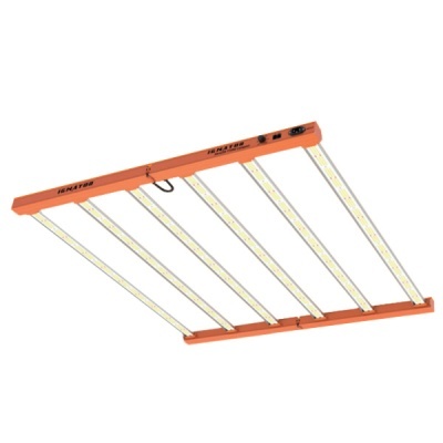 Luminária de teto LED com estrutura laranja e seis barras LED brancas