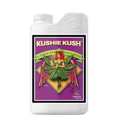 Frasco branco com rótulo roxo KUSHIE KUSH com figura feminina alada verde e rosa