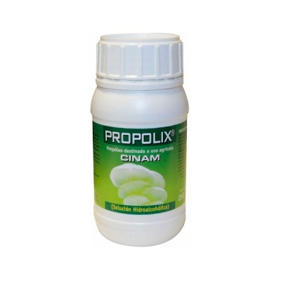 Frasco branco com rótulo verde contendo PROPOLIX CINAM solução hidroalcoólica agrícola