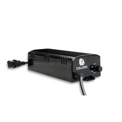 Carregador preto retangular da marca Caluma com botão regulador
