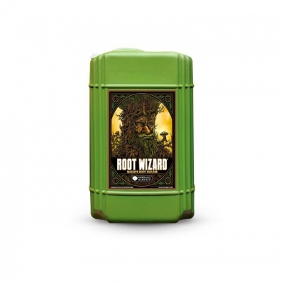 Recipiente verde plástico com rótulo de figura de árvore e texto Root Wizard