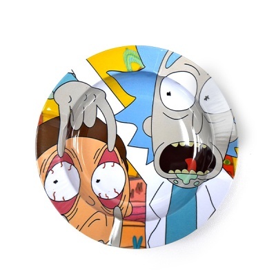 Prato redondo plástico com personagens Rick e Morty coloridos