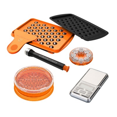 Conjunto de ralador, triturador, tubo e balança digital para preparação