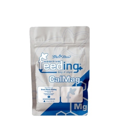 Embalagem branca e azul de suplemento CalMag da Green House Feeding