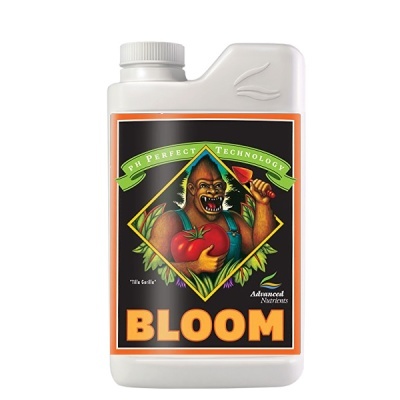 Frasco branco com rótulo preto e ilustração de gorila segurando tomates
