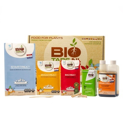 Conjunto de produtos BioTabs para plantas com embalagens coloridas e frascos de plástico