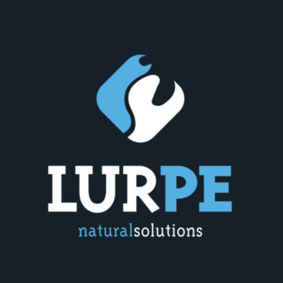 Logótipo LURPE natural solutions com símbolo gráfico azul e branco