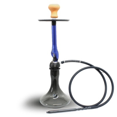 Narguilé azul com base de vidro e mangueira preta