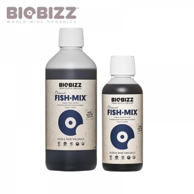Dois frascos de fertilizante Biobizz Fish-Mix com rótulos bege e preto