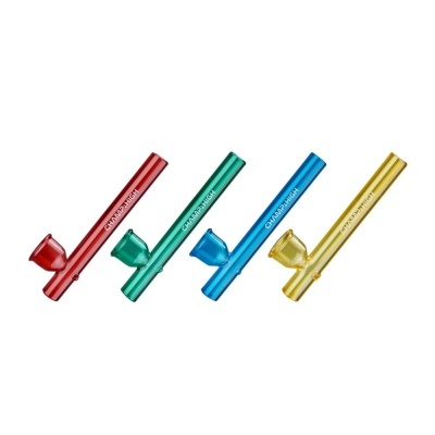 Quatro cachimbos de vidro translúcido de várias cores com texto CHAMP HIGH