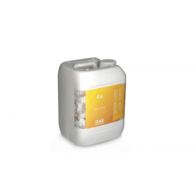 Recipiente plástico branco com etiqueta amarela CA AK