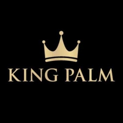Logótipo KING PALM com coroa dourada em fundo preto
