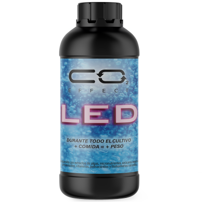 Frasco plástico preto com rótulo azul e texto CO2 EFFECT LED.