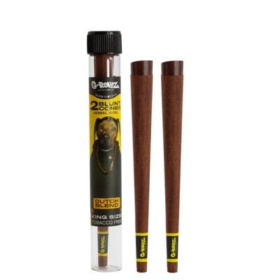 Tubo transparente com dois cones de fumo herbal king size e cones castanhos ao lado